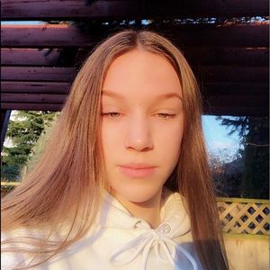 Meet your Posher, Aine